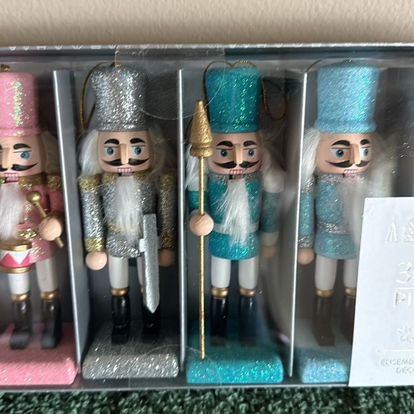 34th & Pine Christmas Holiday Nutcracker Ornaments Set of 6 Pink Blue NEW - Picture 3 of 4